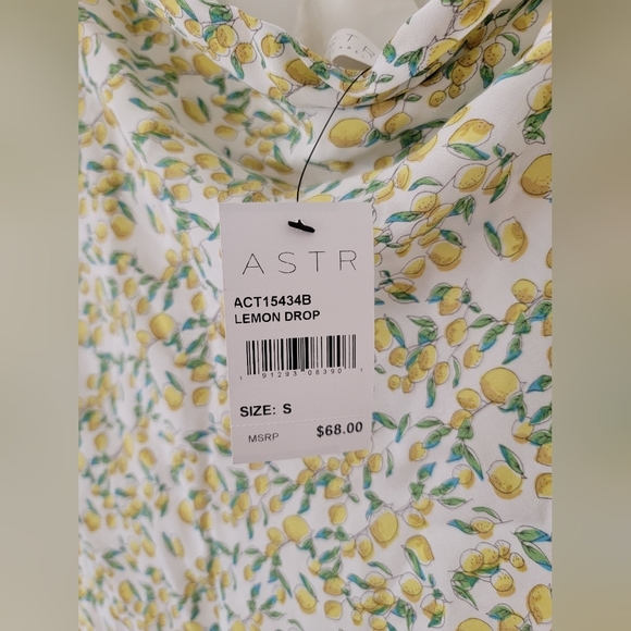 Astr The Label Lemon Print Tank NWT - Picture 10 of 10